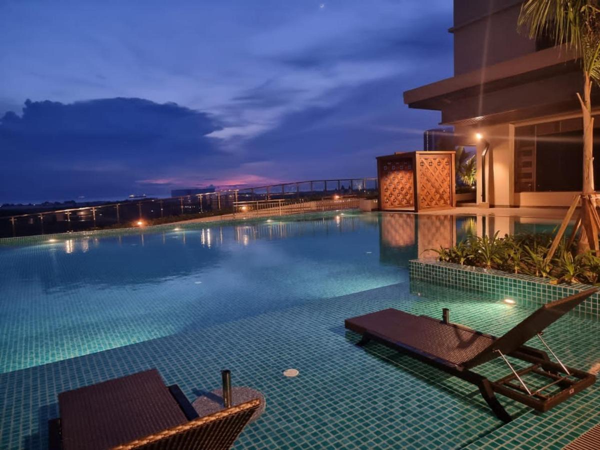Luxury Couple Suites L Free Netflix L Massage Chair L Bathtub L Wifi 200Mbps L Town Area Bali Residence Malakka Dış mekan fotoğraf