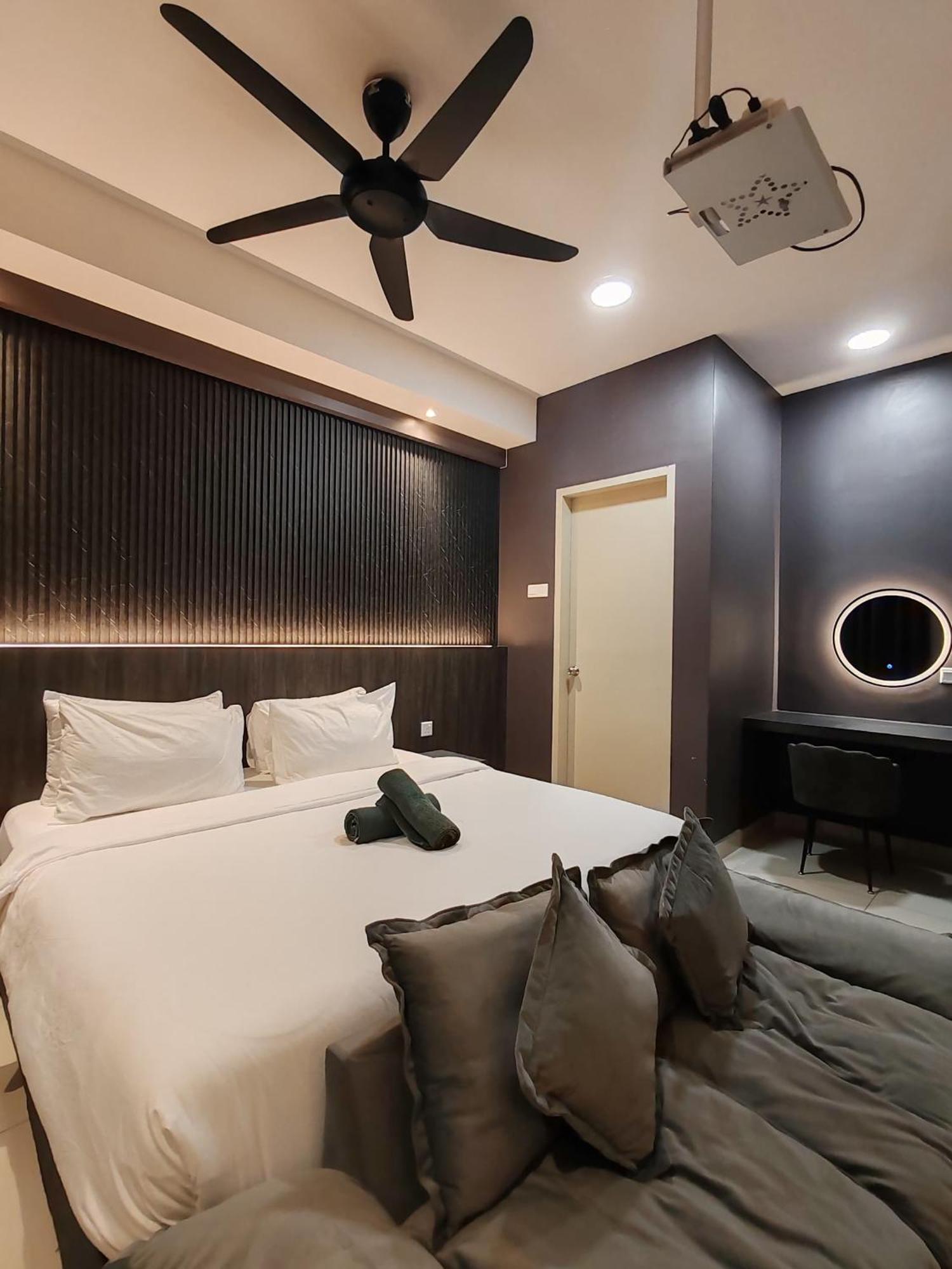 Luxury Couple Suites L Free Netflix L Massage Chair L Bathtub L Wifi 200Mbps L Town Area Bali Residence Malakka Dış mekan fotoğraf